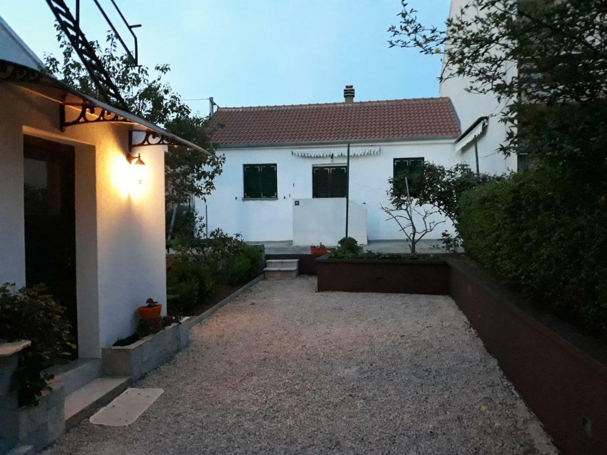 Apartments Jelicic Biograd Na Moru Exterior photo