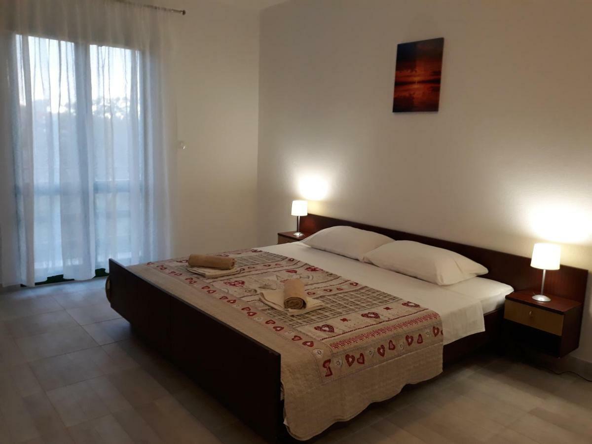 Apartments Jelicic Biograd Na Moru Exterior photo