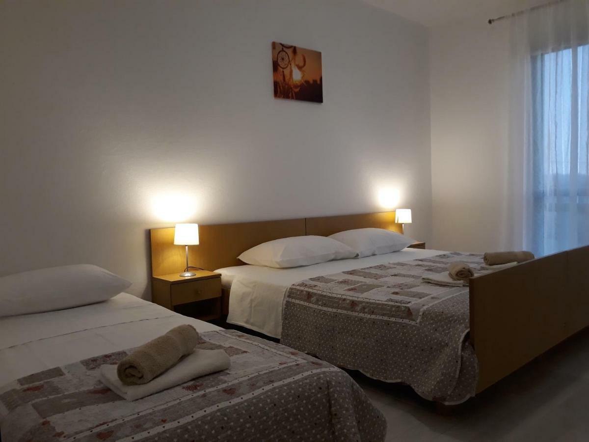 Apartments Jelicic Biograd Na Moru Exterior photo